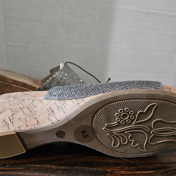 St Johns Bay. Sparkly Cork Sandals. Size 8.5. New (BIN 8) - Picture 6 of 6